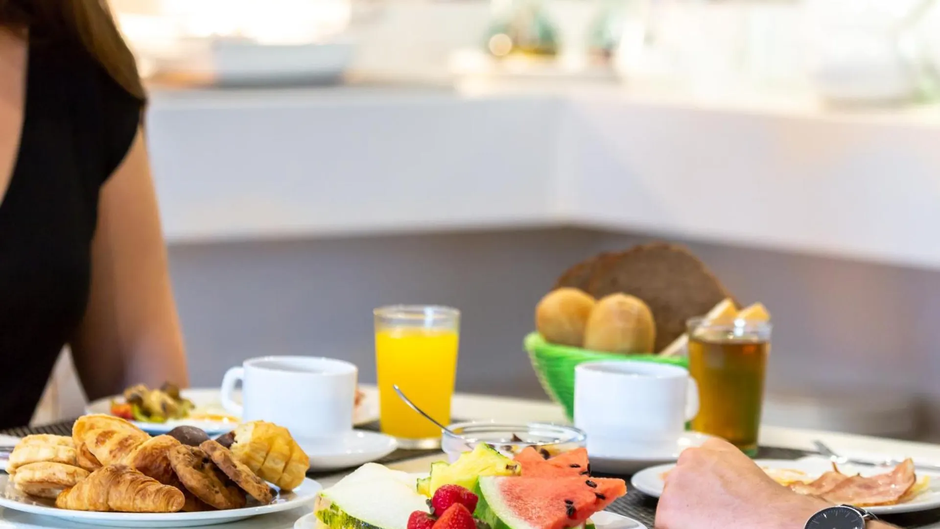Hostal Neptuno Peguera Konukevi