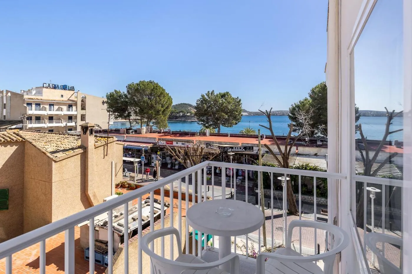 Hostal Neptuno Peguera Guest house