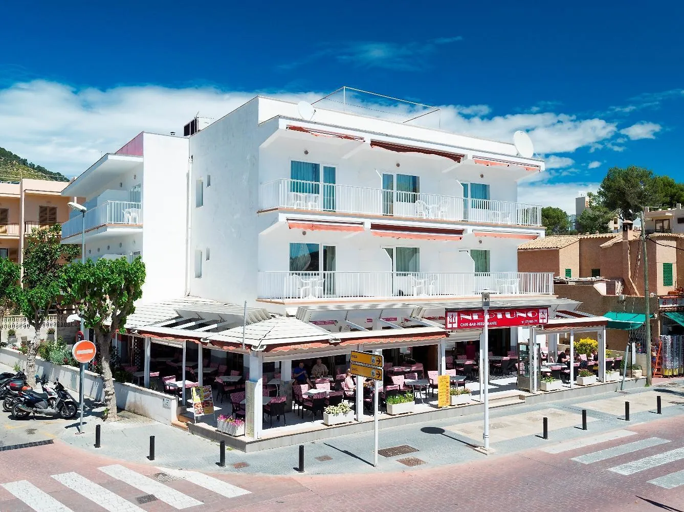 Konukevi Hostal Neptuno Peguera