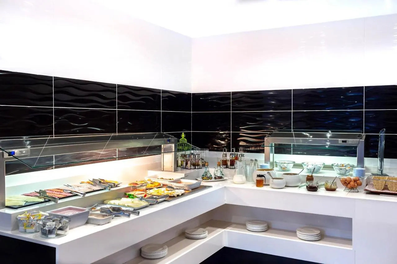 Hostal Neptuno Peguera Guest house