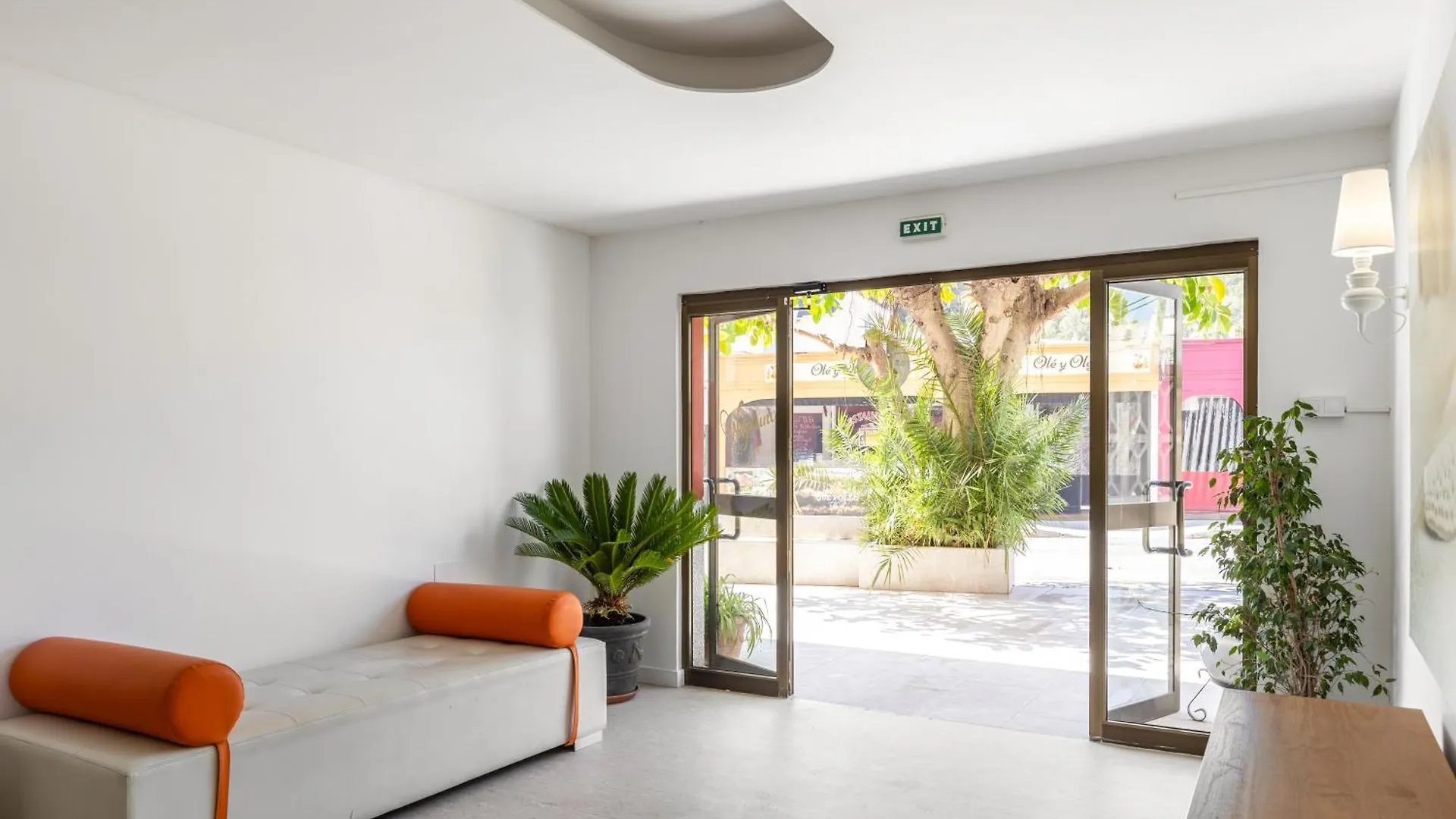 Hostal Neptuno Paguera 3*,